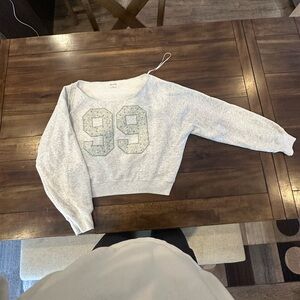 Hollister Cropped Sweatshirt | Women’s M | Gray Graphic “99”